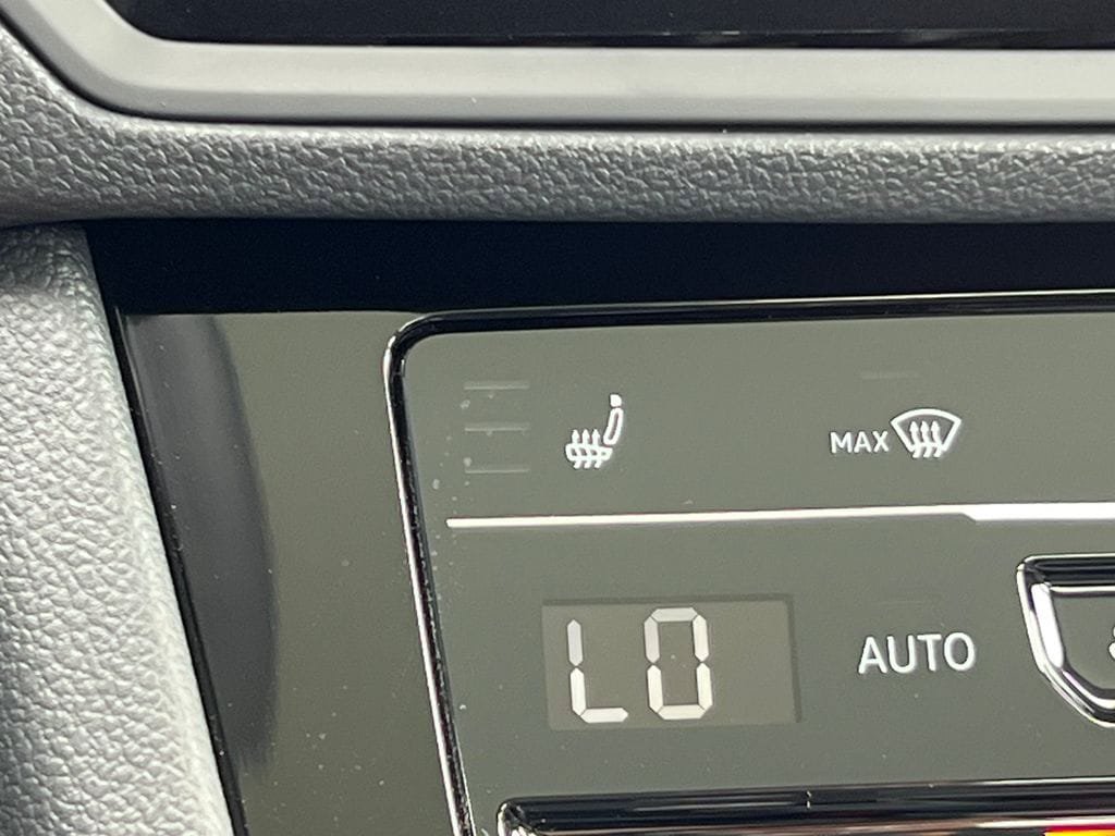 New 2026 Volkswagen Jetta SE FWD image 25