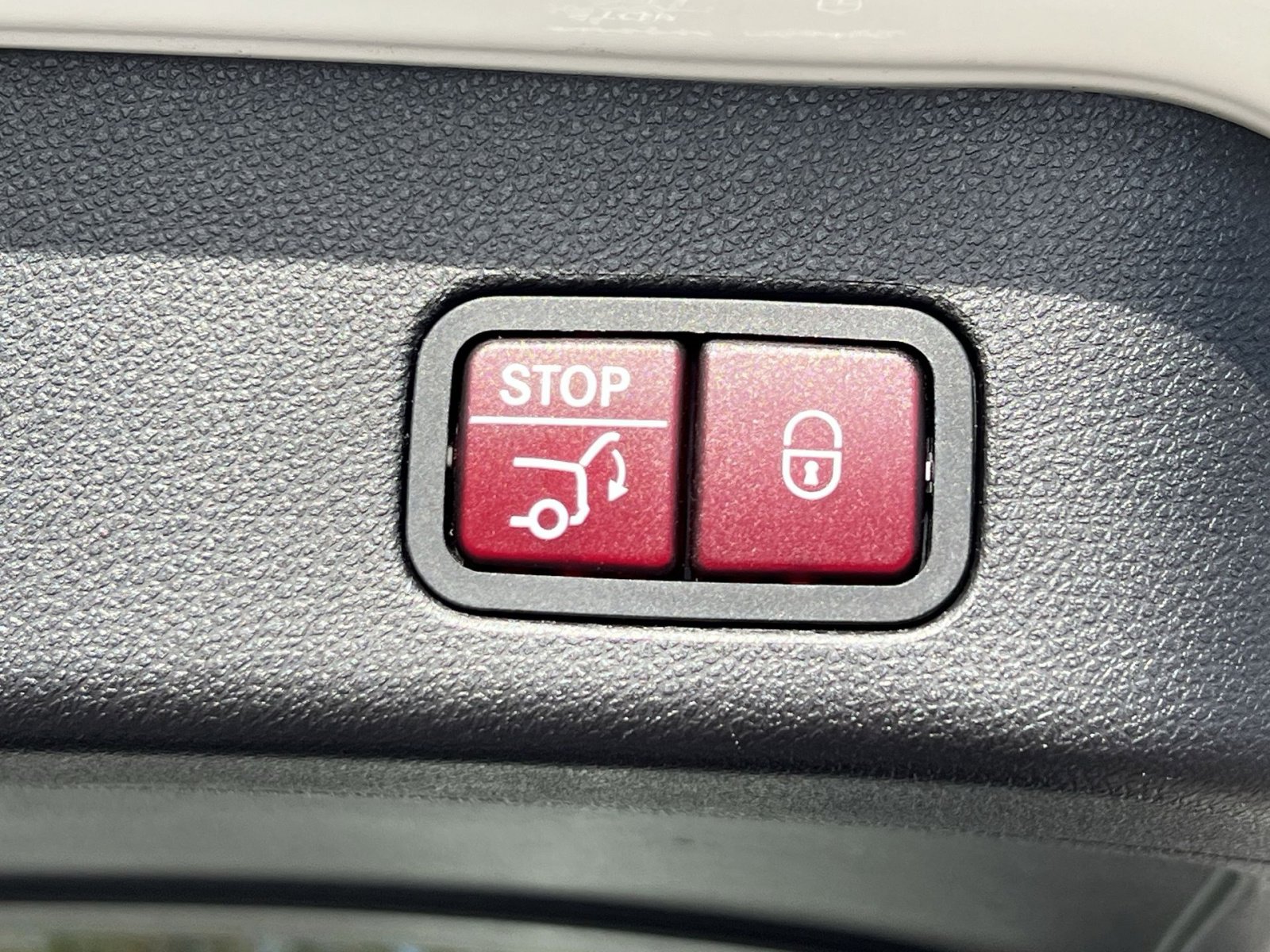 Used 2018 Mercedes-Benz GLE 43 AMG 4MATIC image 25