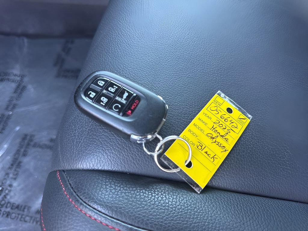 Used 2025 Honda Odyssey Sport-L image 37
