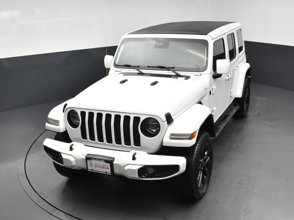 Used 2022 Jeep Wrangler Unlimited Sahara AWD/4WD image 23