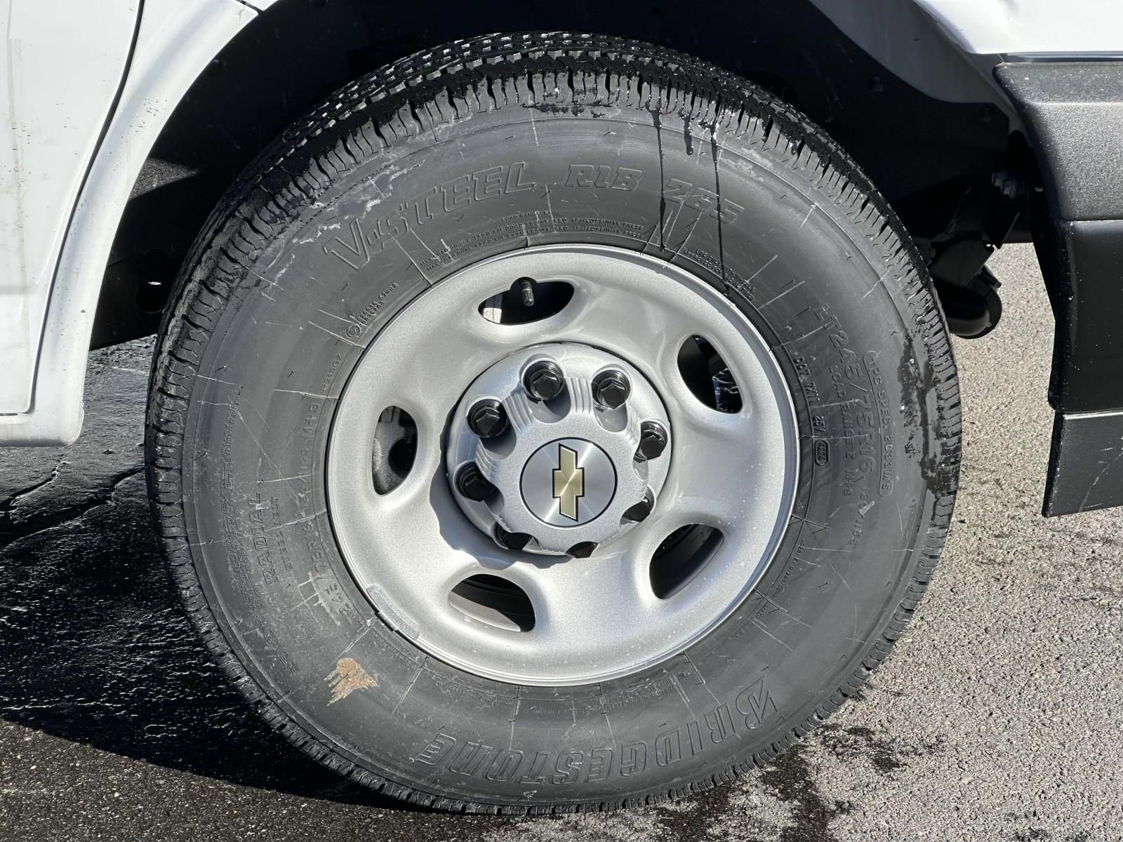 New 2025 Chevrolet Express 3500 w/ Driver Convenience Package image 7