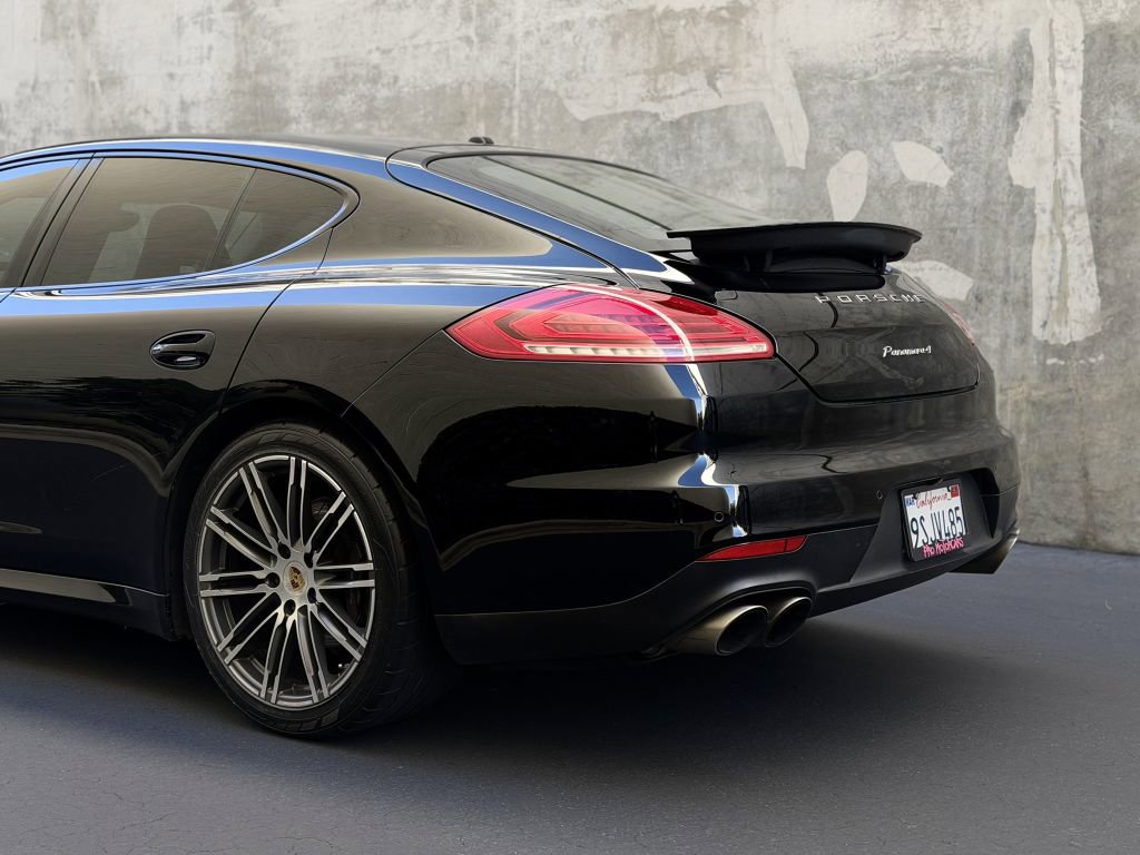 Used 2015 Porsche Panamera image 9