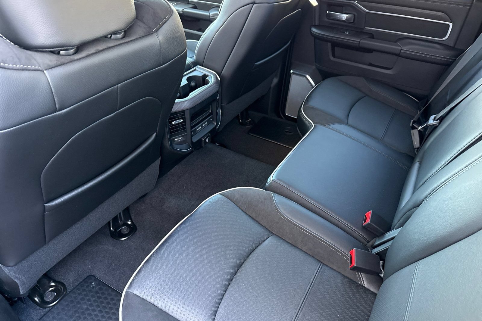 New 2026 RAM 3500 Laramie AWD/4WD image 11