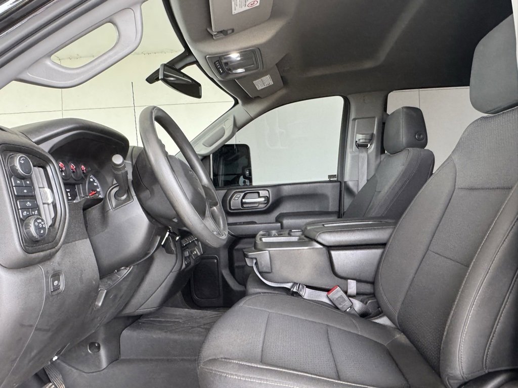 Used 2023 Chevrolet Silverado 2500 Custom w/ Custom Value Package image 11