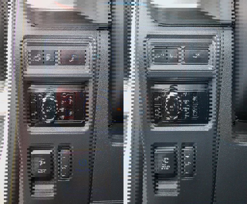 Used 2023 Ford F150 Lariat w/ Equipment Group 502A High image 19