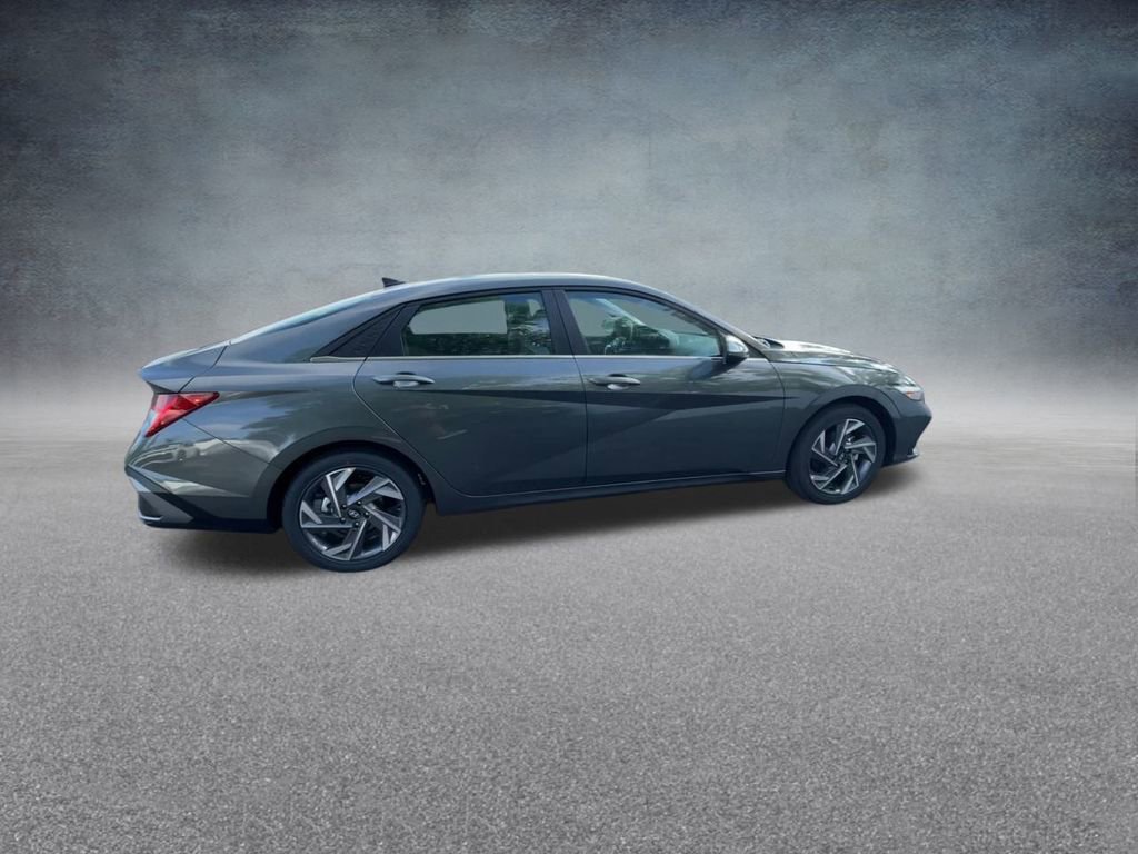 New 2025 Hyundai Elantra Limited image 23