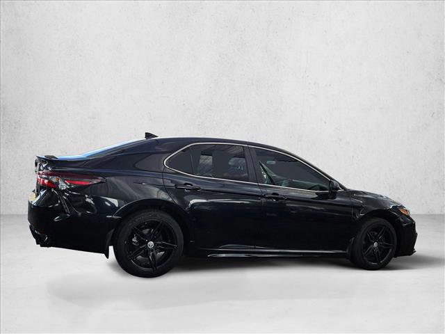 Used 2021 Toyota Camry SE FWD image 5