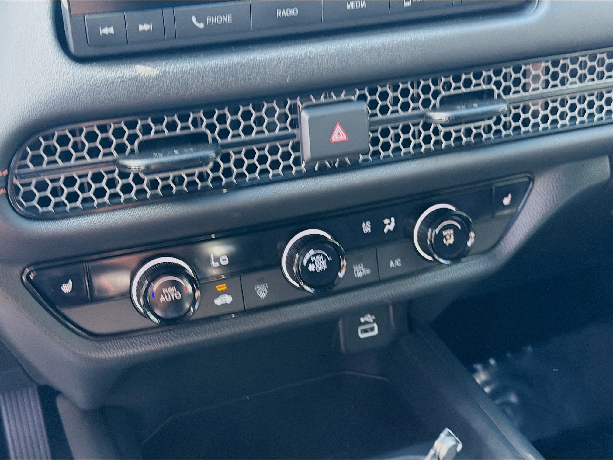 Certified 2025 Honda HR-V Sport image 14