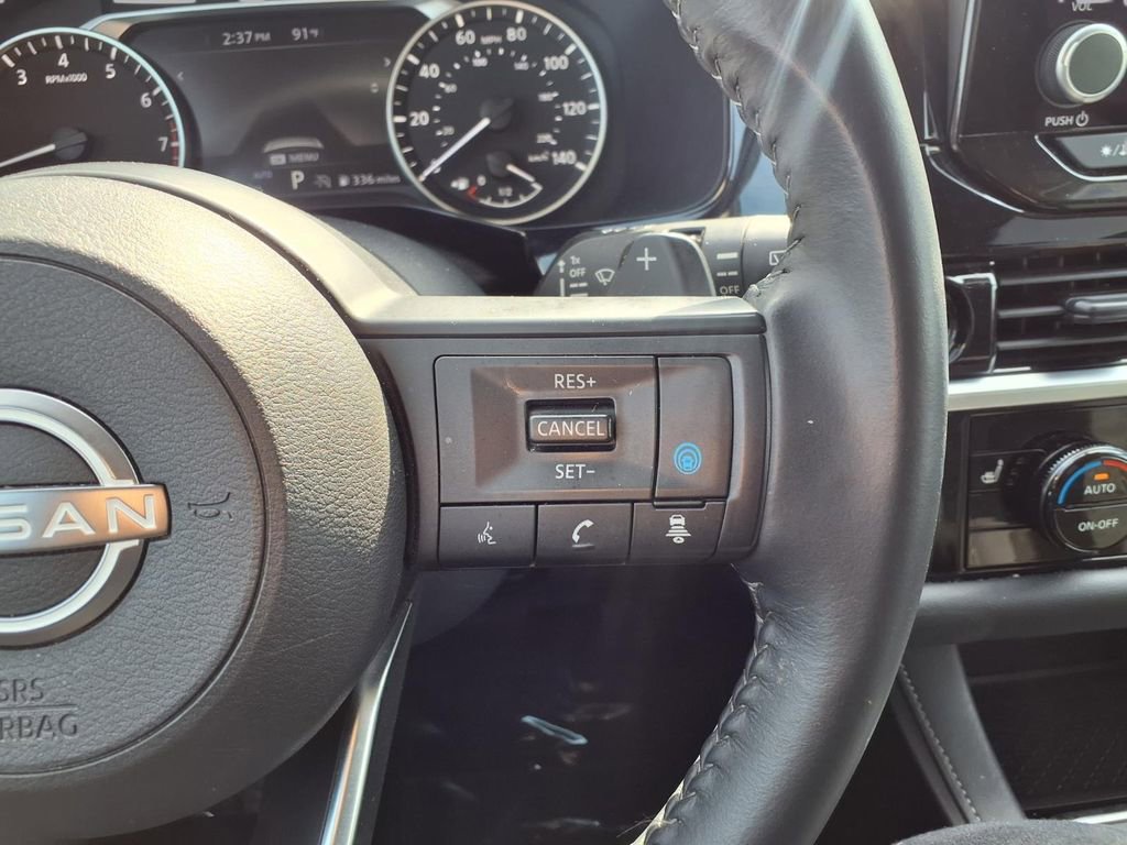 Certified 2025 Nissan Pathfinder SV image 14