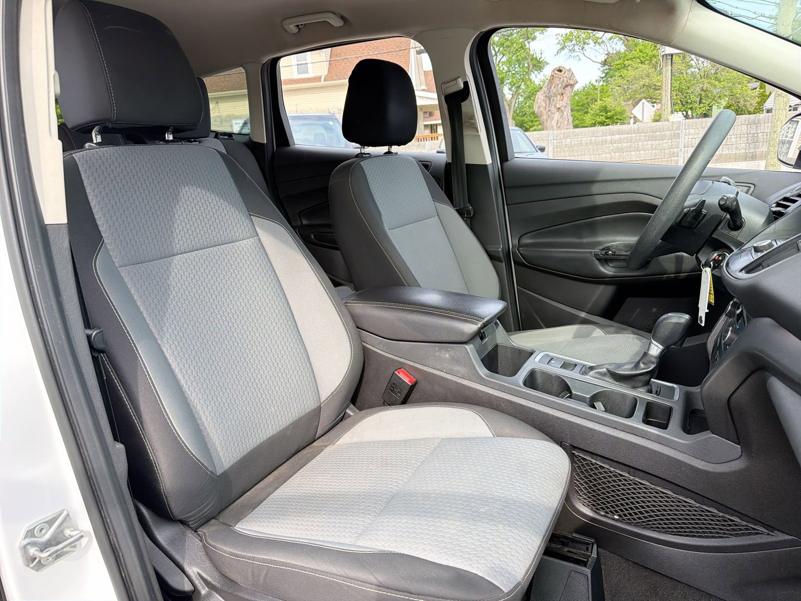 Used 2017 Ford Escape SE w/ Equipment Group 201A FWD image 23