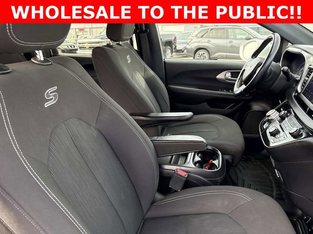 Used 2018 Chrysler Pacifica Touring Plus w/ S Appearance Package image 18