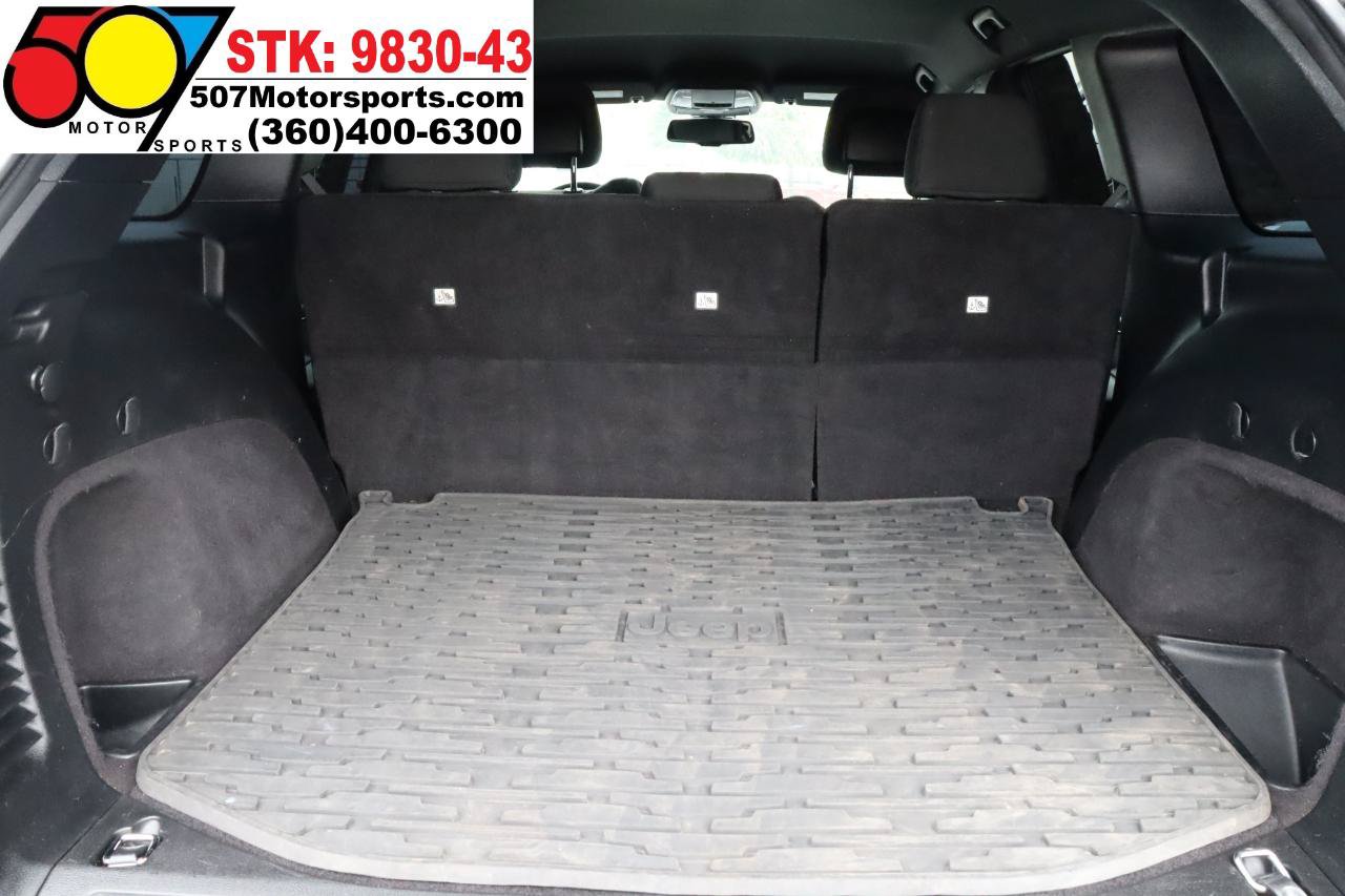 Used 2014 Jeep Grand Cherokee Laredo w/ 18" Wheel & 8.4" Radio Group AWD/4WD image 18