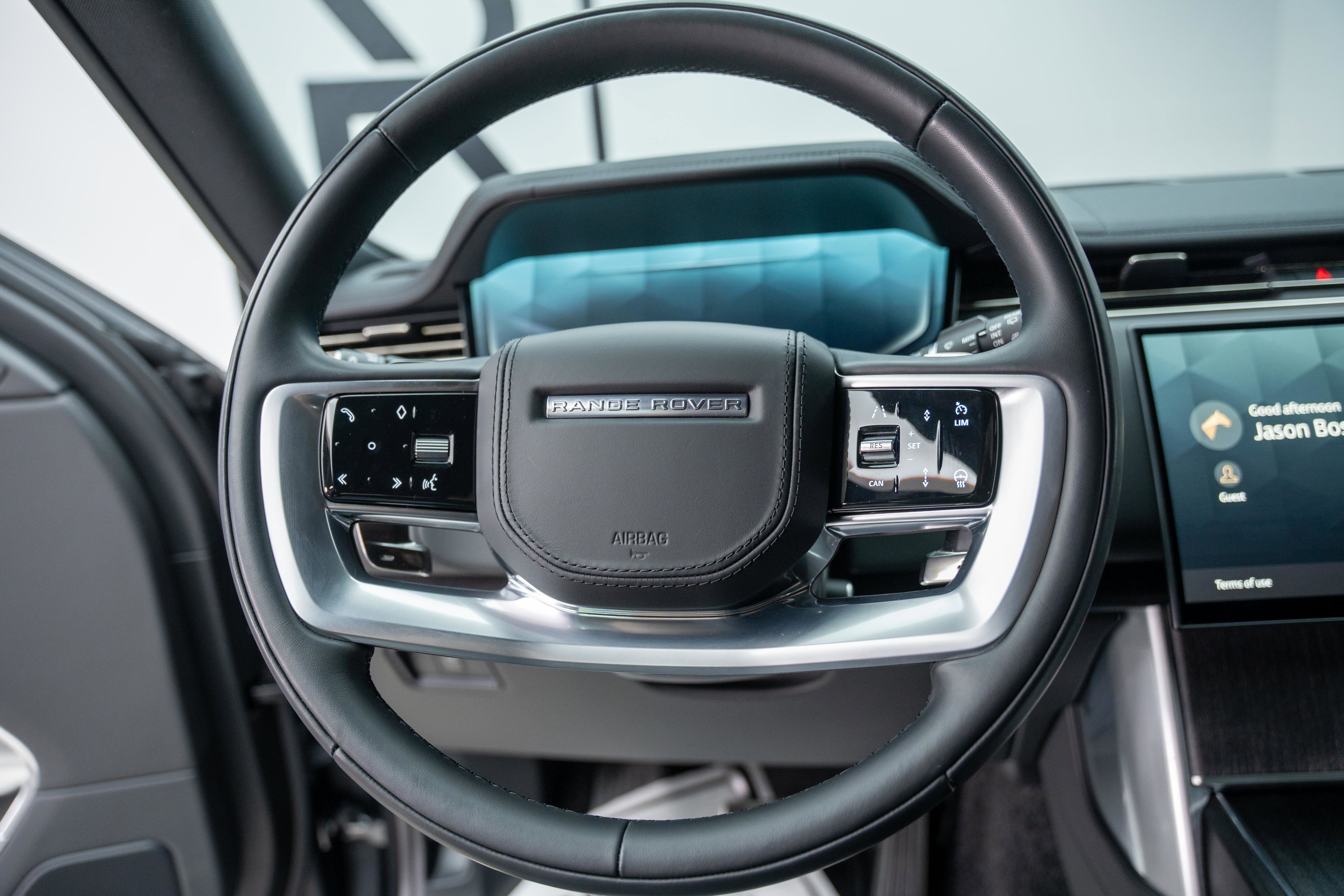 Used 2025 Land Rover Range Rover SE AWD/4WD image 31