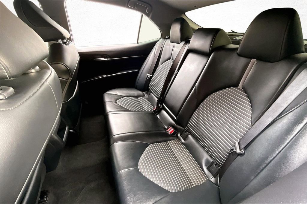 Used 2021 Toyota Camry SE image 21
