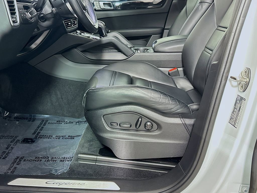 Certified 2022 Porsche Cayenne Coupe image 22