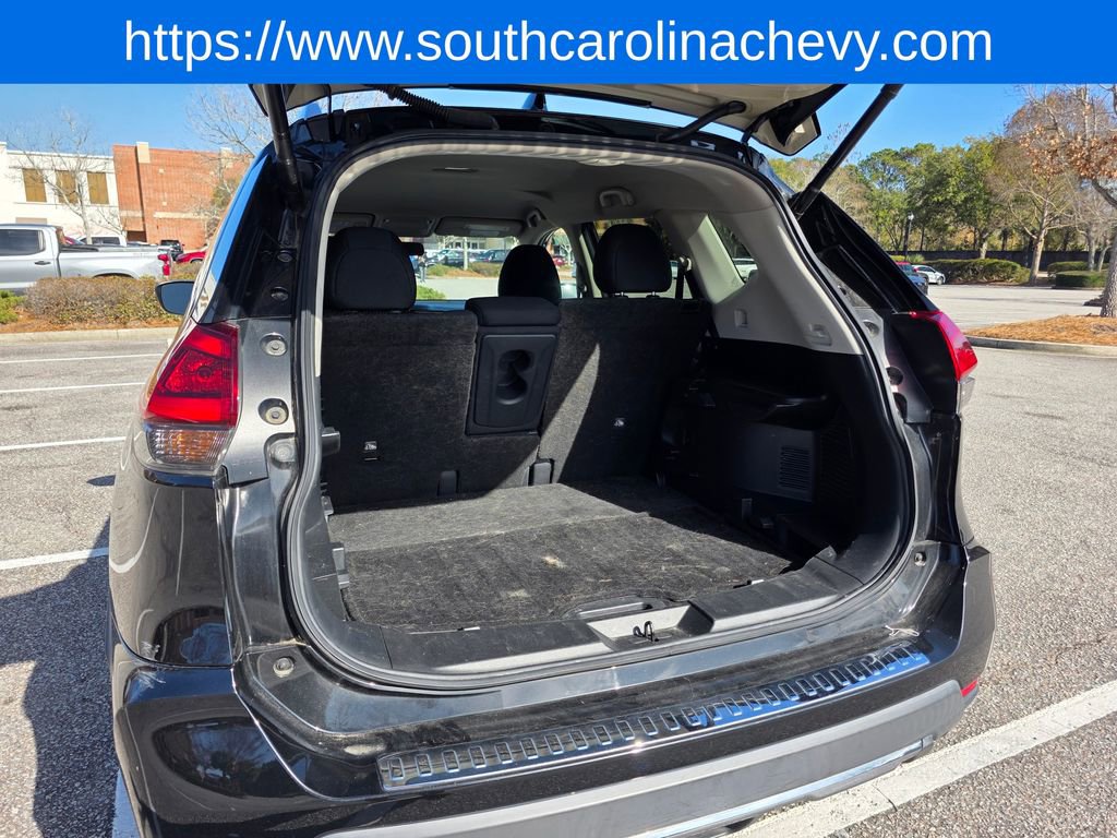 Used 2018 Nissan Rogue SV image 32