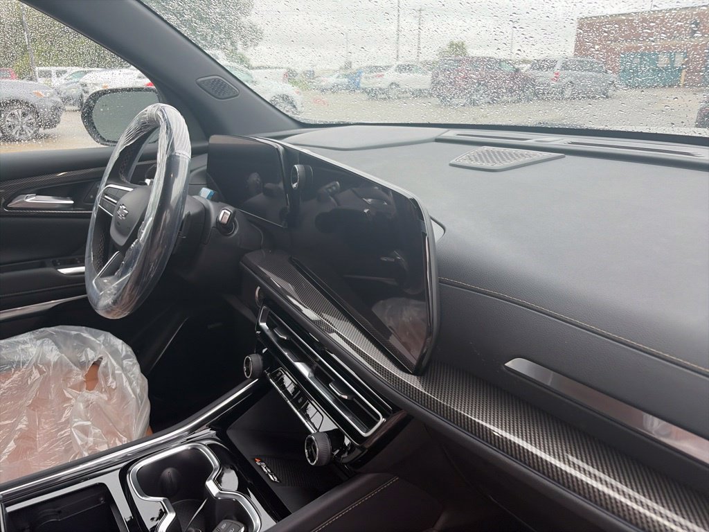 New 2027 Chevrolet Traverse Z71 w/ Enhanced Driving Package AWD/4WD image 10