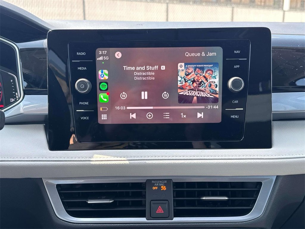 Used 2025 Volkswagen Taos SEL image 14