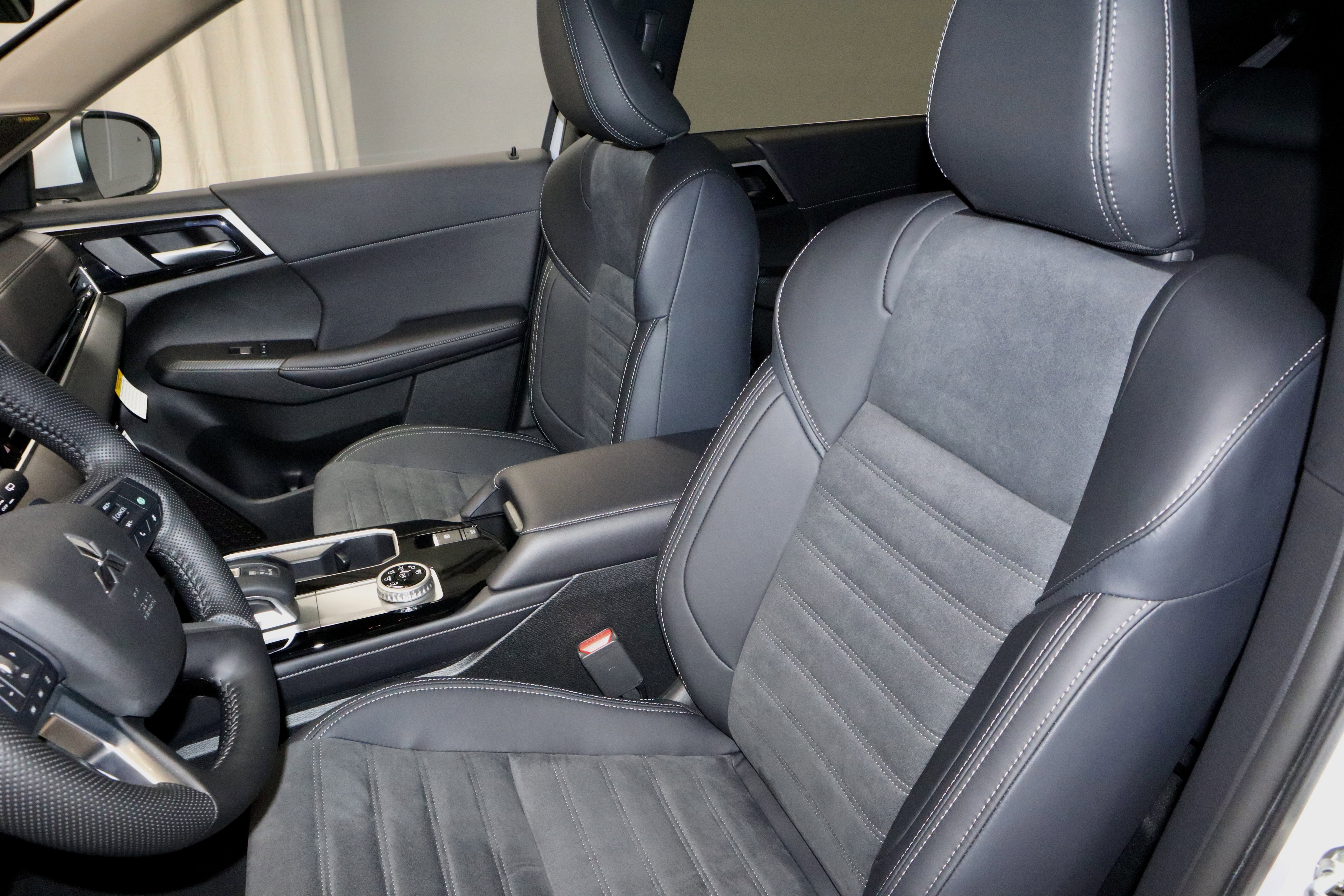 New 2026 Mitsubishi Outlander SE image 18