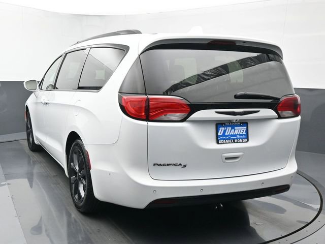 Used 2019 Chrysler Pacifica Touring-L w/ Advanced Safetytec Group image 3