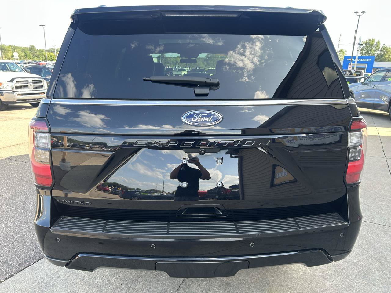 Used 2021 Ford Expedition Limited AWD/4WD image 6