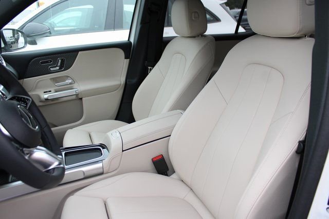 New 2025 Mercedes-Benz GLB 250 4MATIC image 29