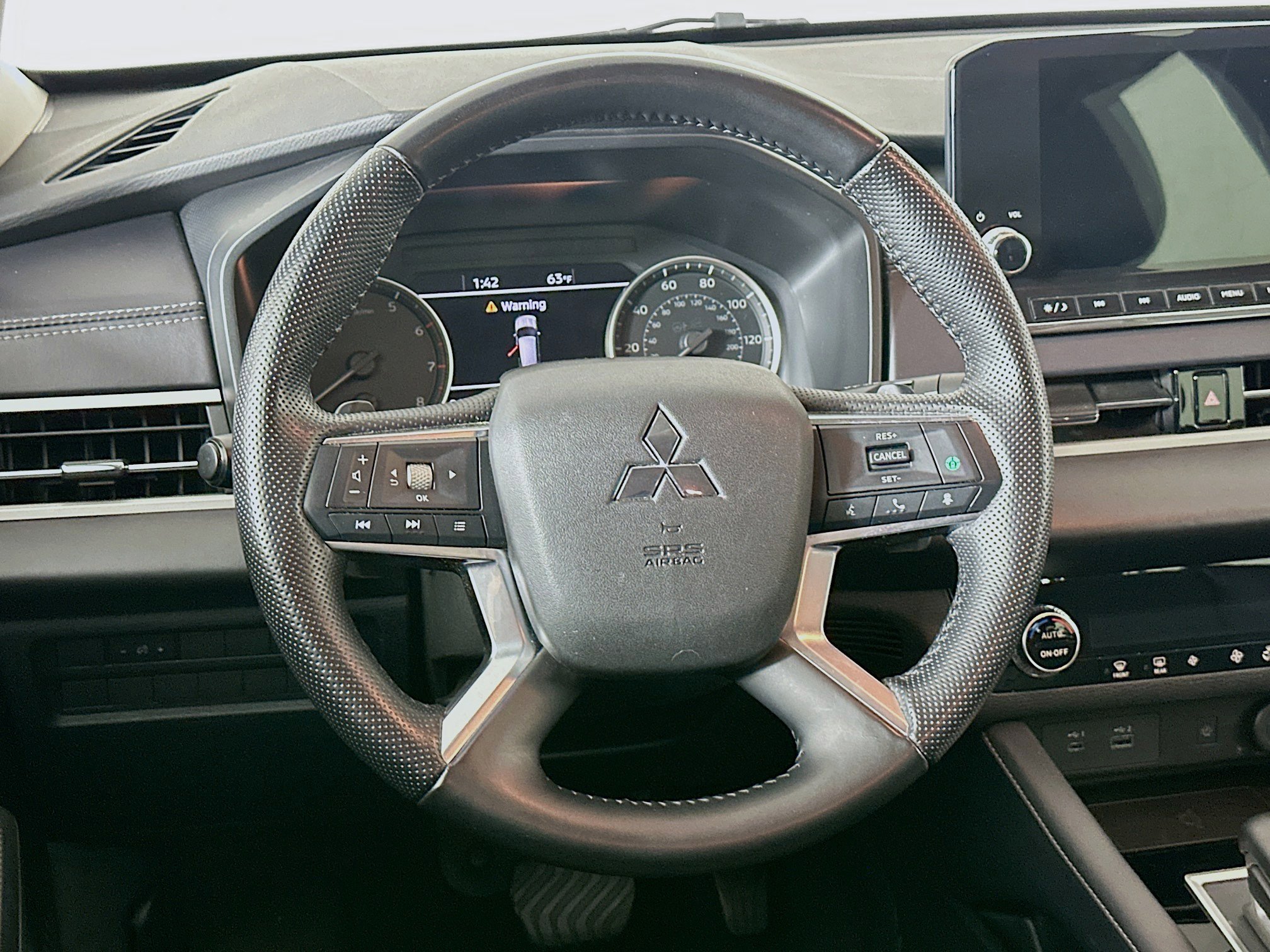 Used 2024 Mitsubishi Outlander SE image 18