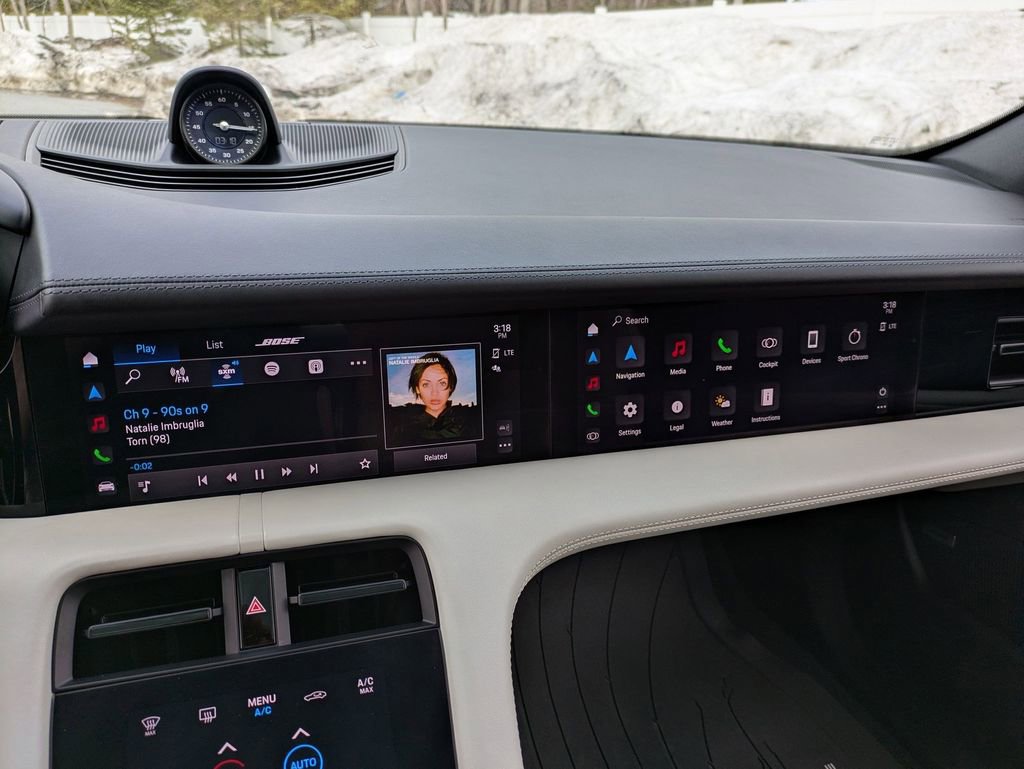 Used 2024 Porsche Taycan image 12