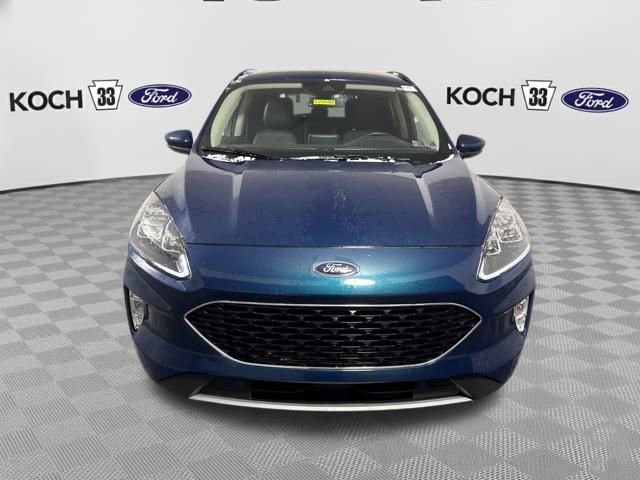 Used 2020 Ford Escape Titanium image 2