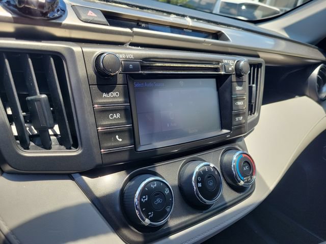Used 2014 Toyota RAV4 LE FWD image 29