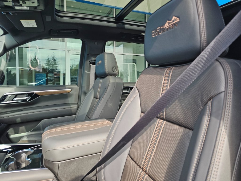 Used 2026 Chevrolet Tahoe High Country w/ Sun And Tow Package AWD/4WD image 25