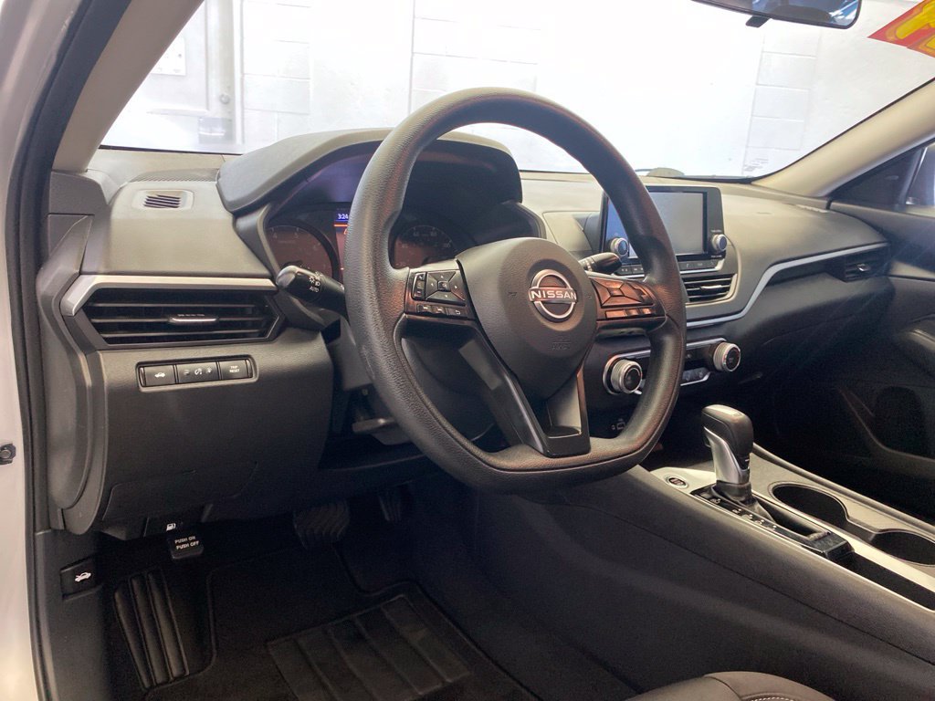 Used 2024 Nissan Altima 2.5 S FWD image 12