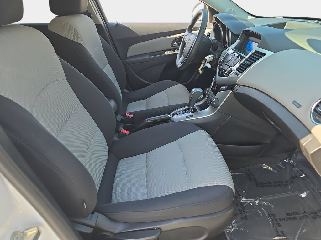 Used 2014 Chevrolet Cruze LS FWD image 12