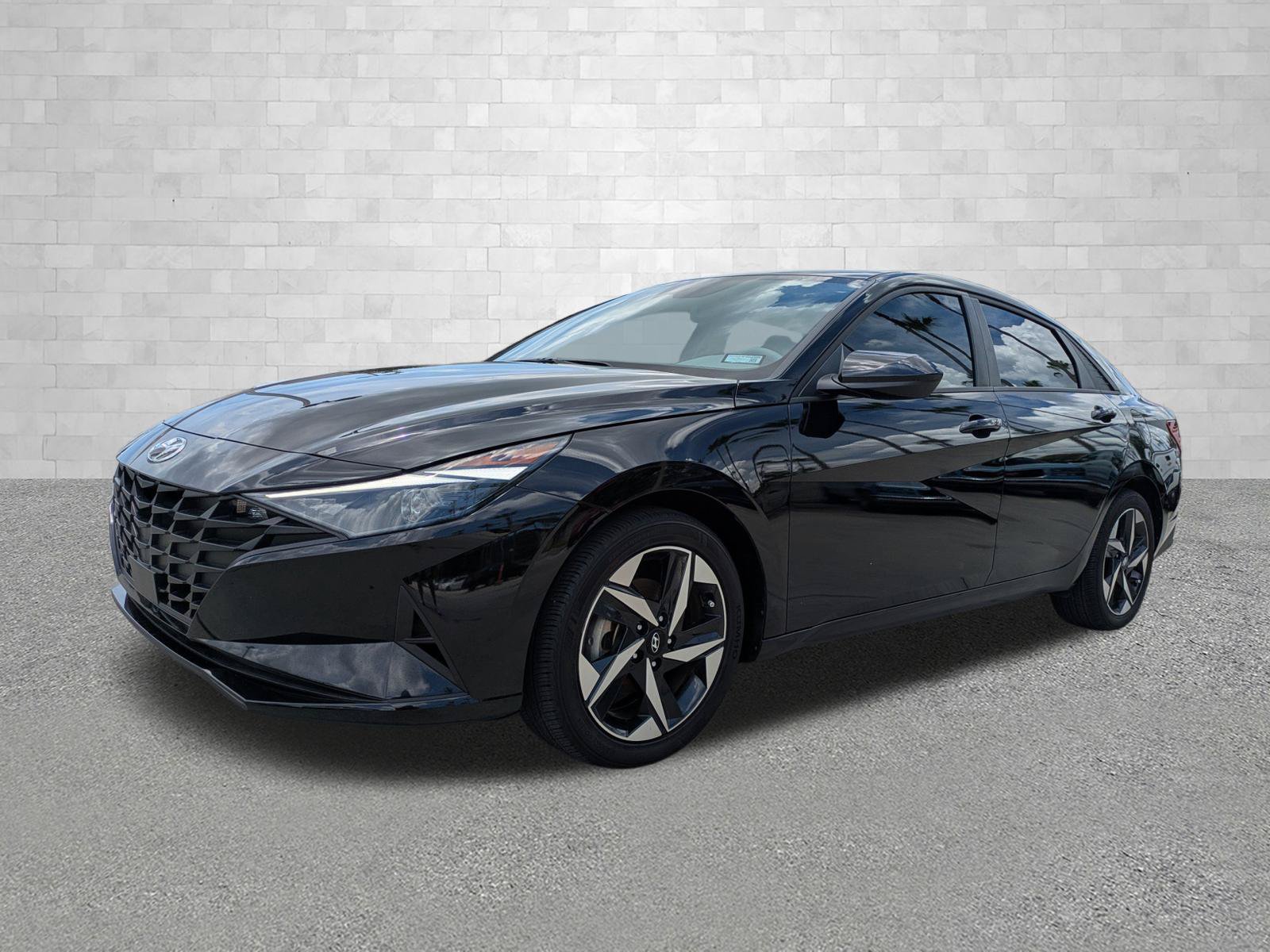 Certified 2023 Hyundai Elantra SEL w/ Convenience Package FWD image 5