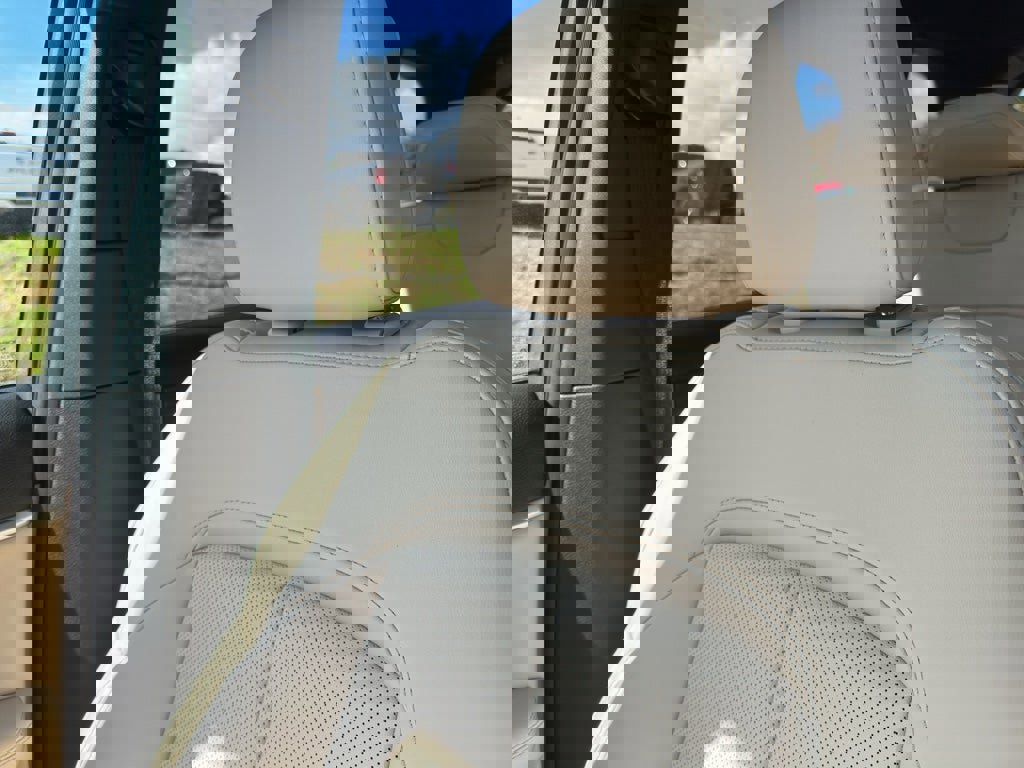 New 2026 Jeep Grand Cherokee Limited w/ Luxury Tech Group II image 23