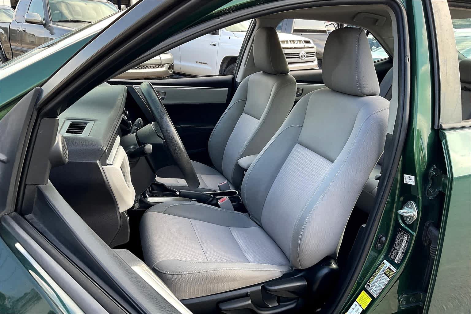 Used 2015 Toyota Corolla LE FWD image 8