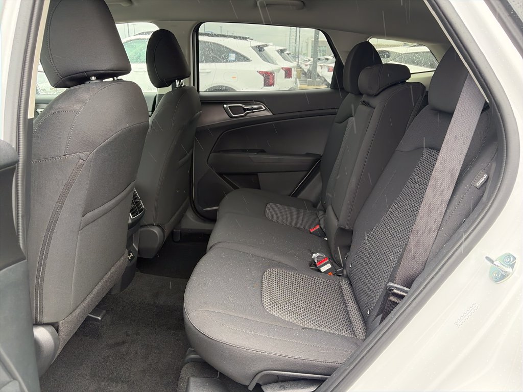 New 2027 Kia Sportage LX FWD image 21