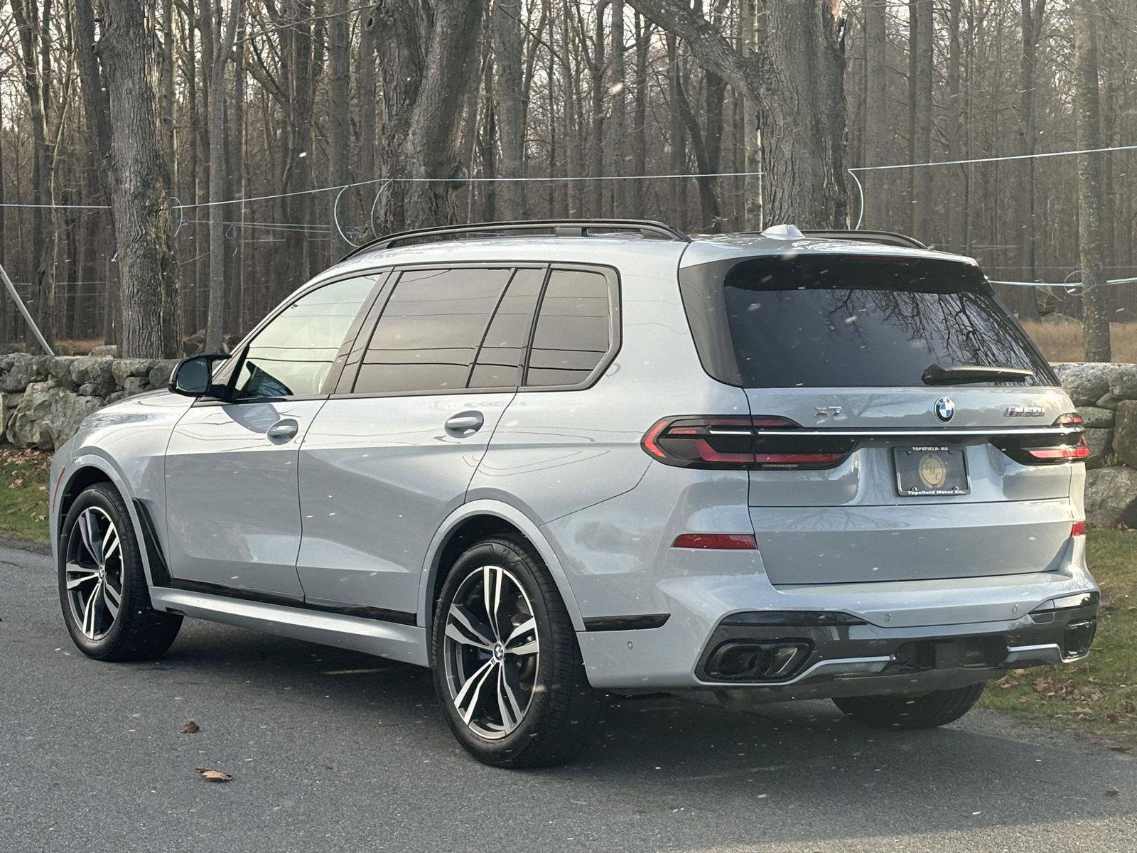 Used 2023 BMW X7 M60i w/ Executive Package image 9