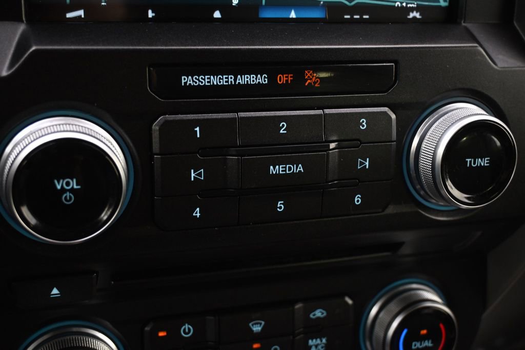 Used 2018 Ford F150 Lariat w/ Equipment Group 502A Luxury AWD/4WD image 31