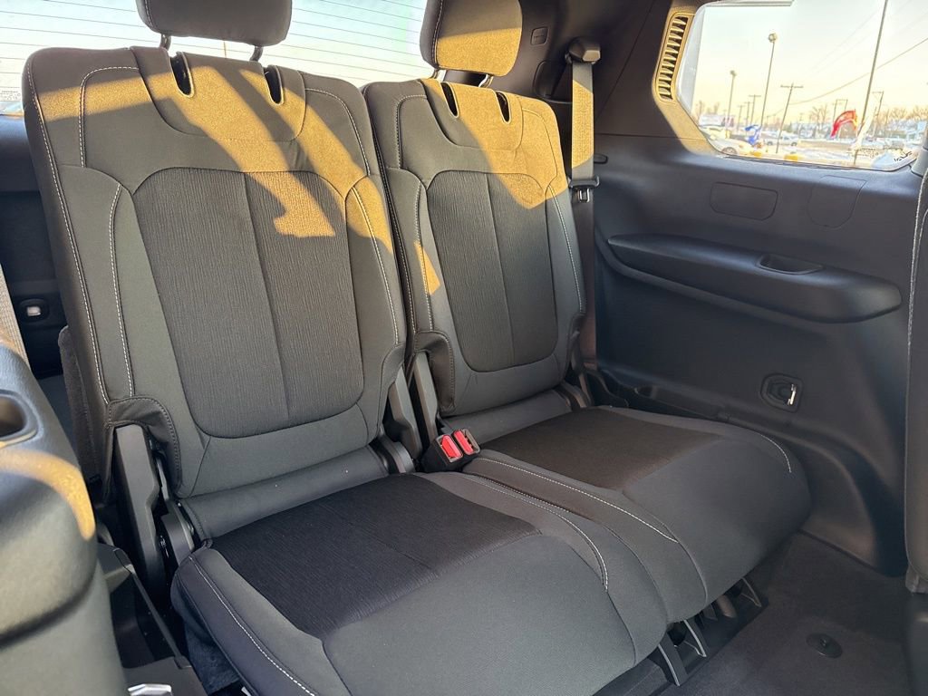 New 2025 Jeep Grand Cherokee L Laredo image 35