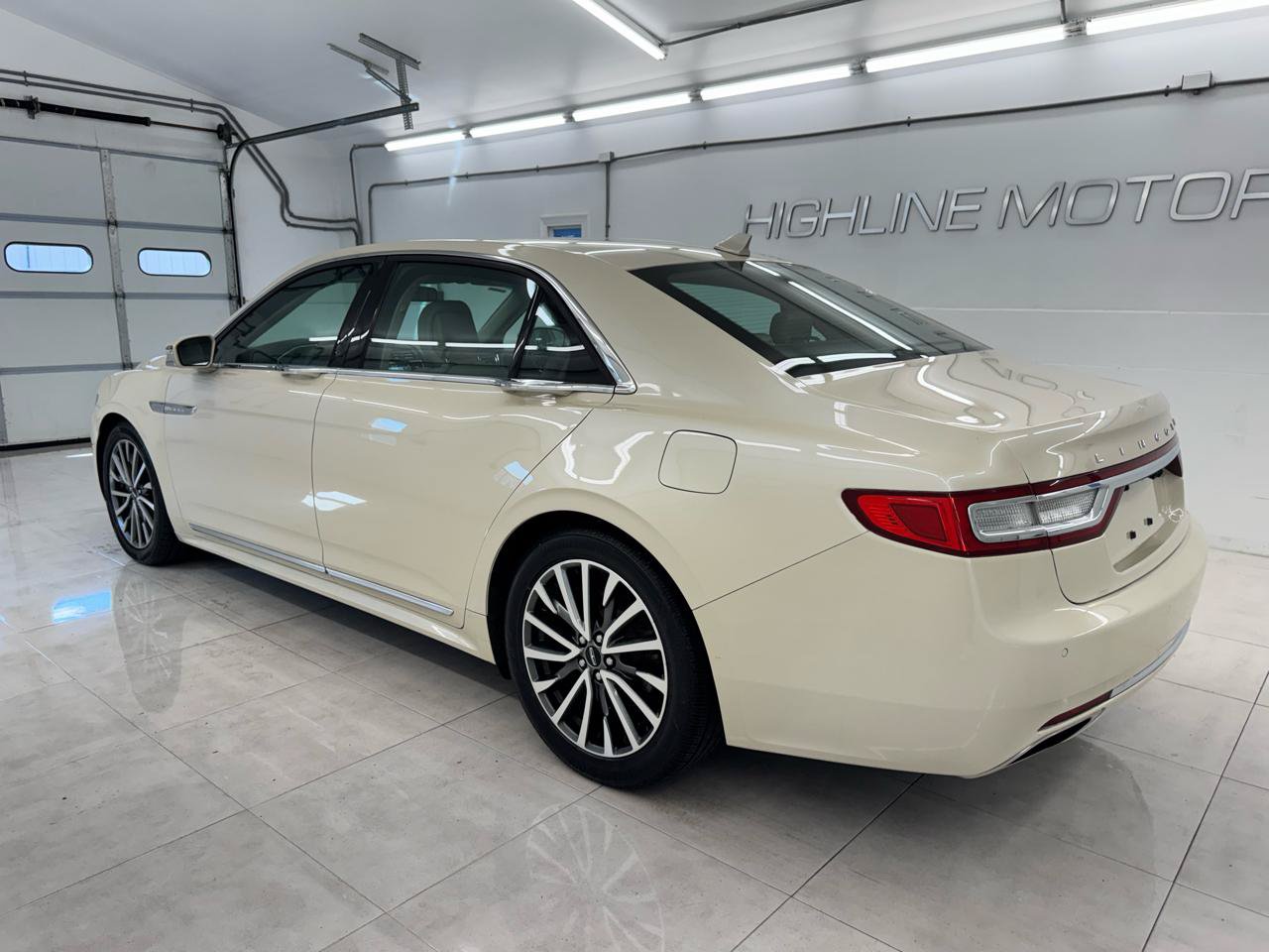 Used 2018 Lincoln Continental Select FWD image 8