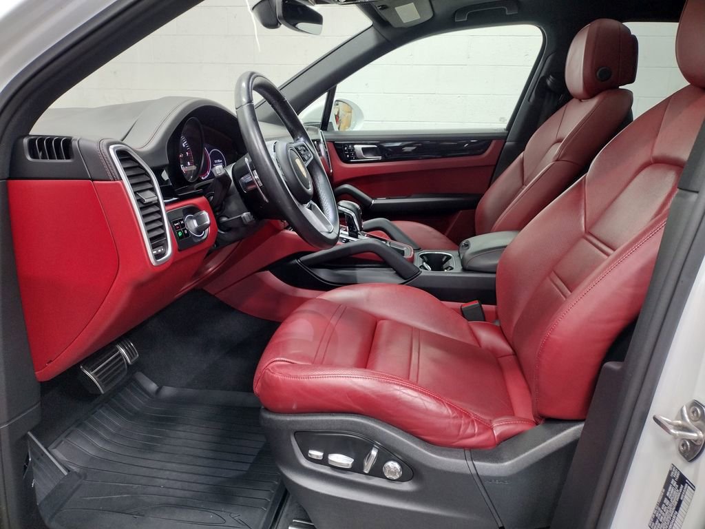 Used 2019 Porsche Cayenne S image 23