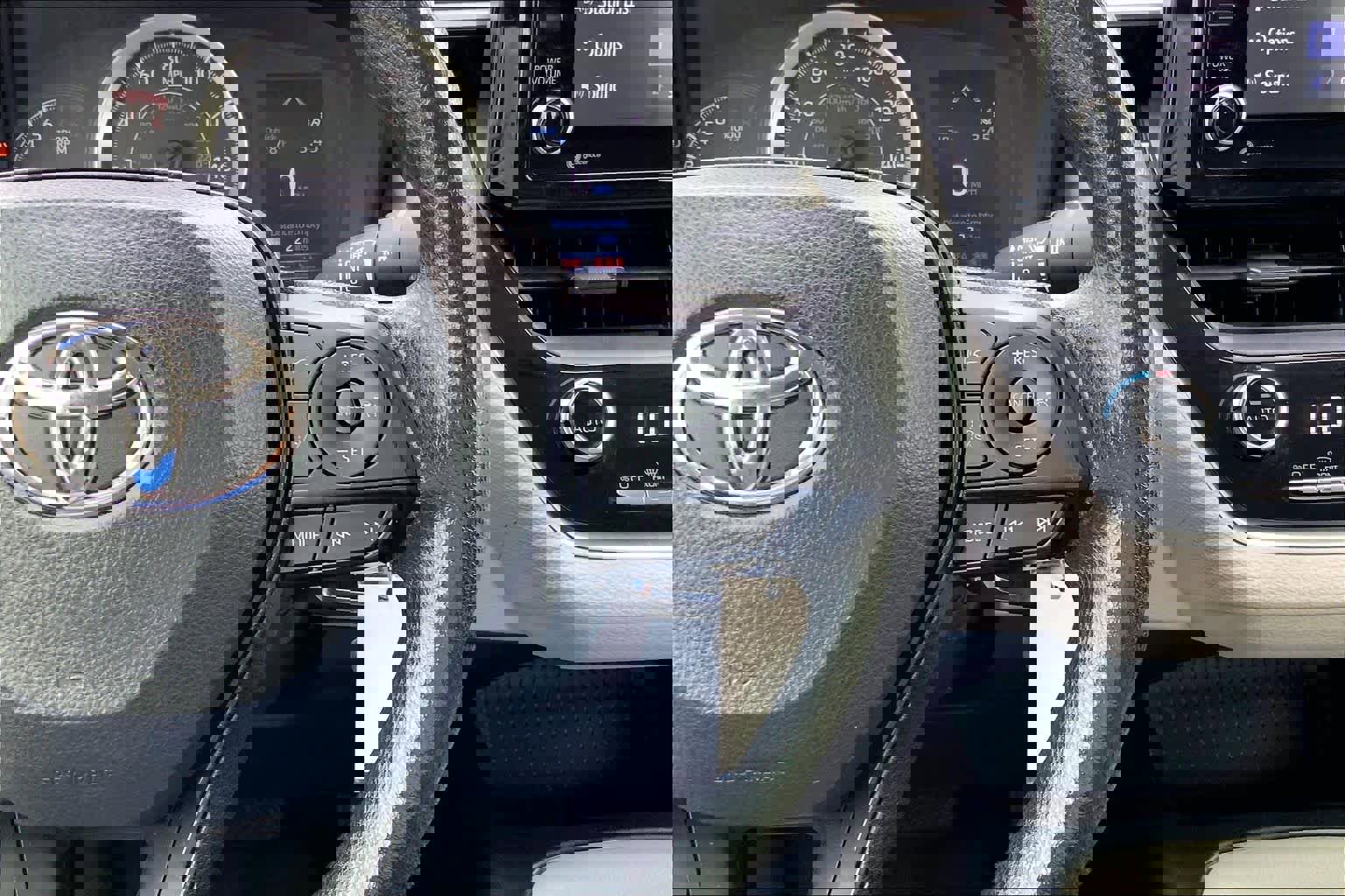 Used 2022 Toyota Corolla LE image 24