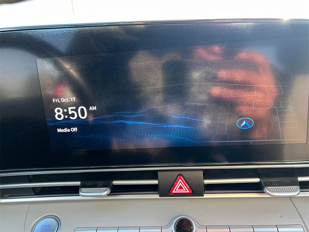 Used 2023 Hyundai Elantra Limited image 22