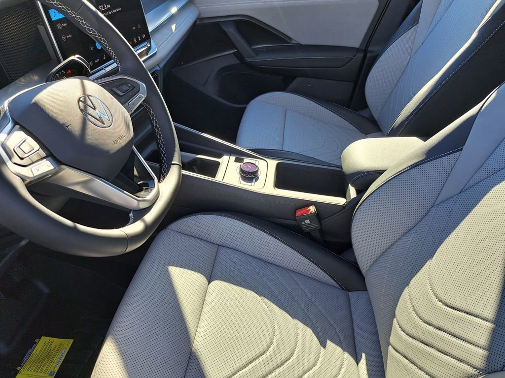 New 2026 Volkswagen Tiguan SE image 17