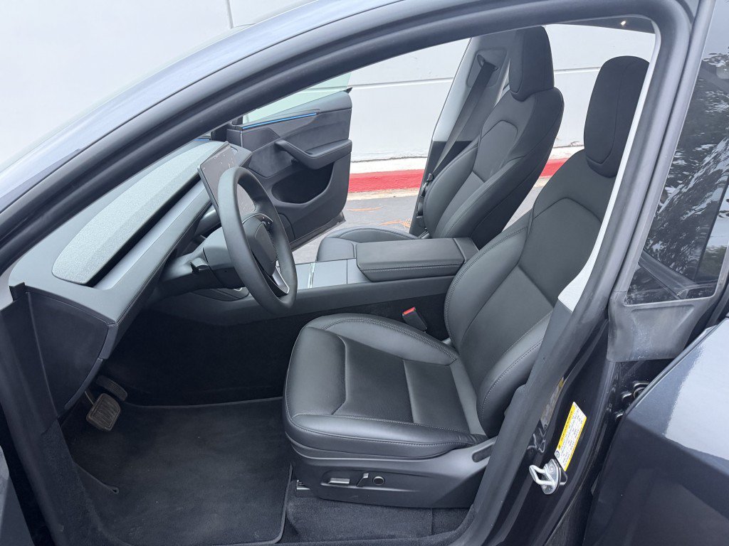 Used 2026 Tesla Model Y Long Range RWD image 11