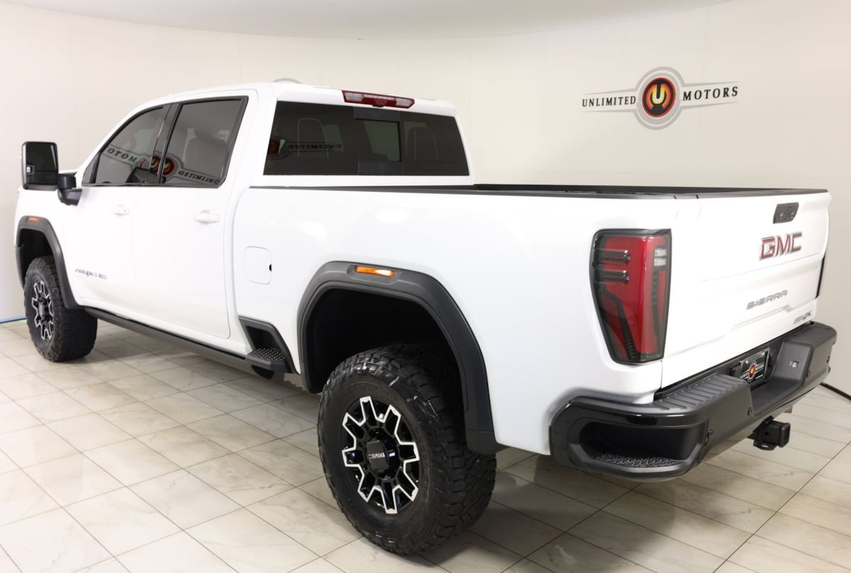 Used 2026 GMC Sierra 2500 AT4X AWD/4WD image 4