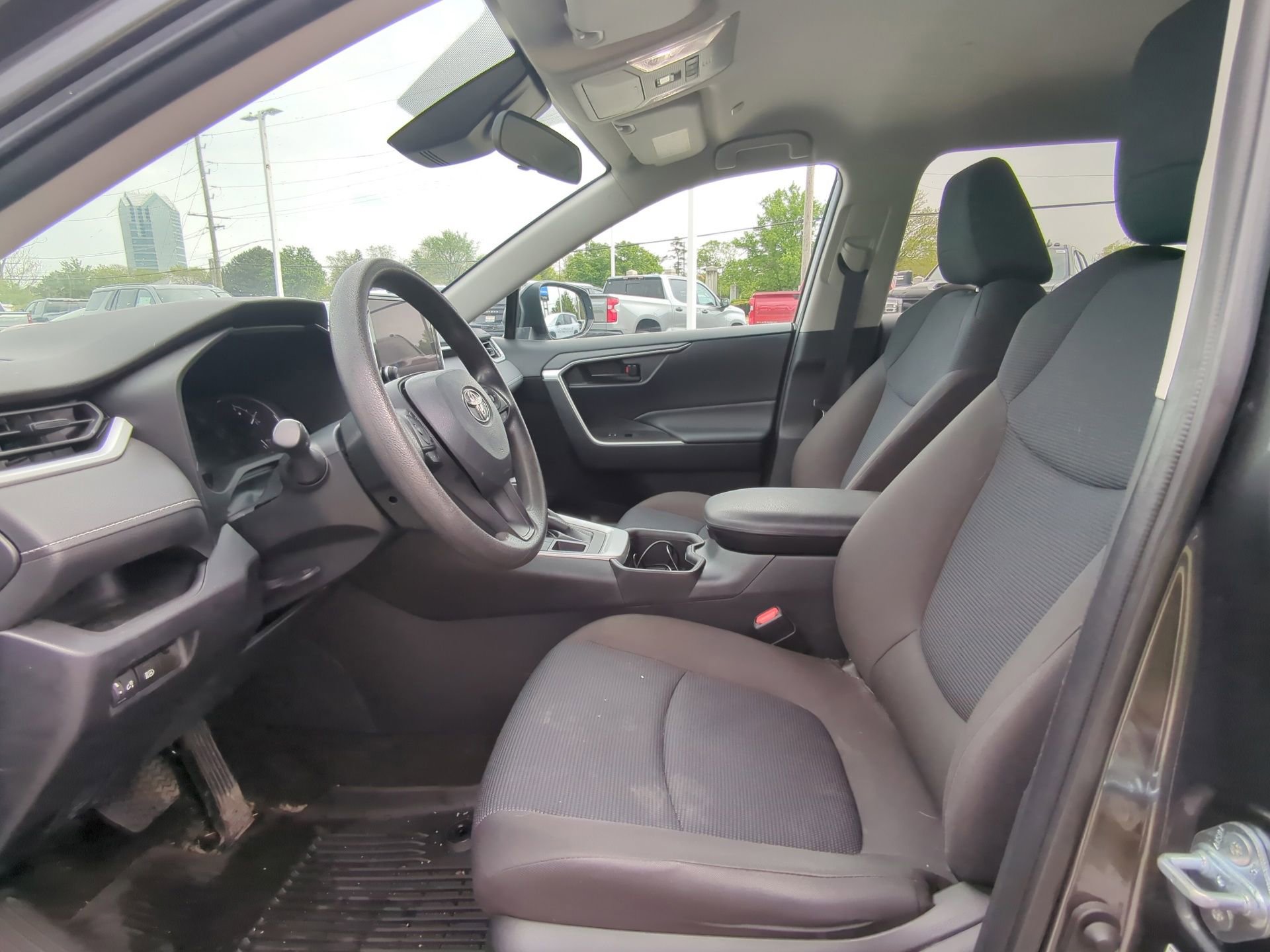 Used 2023 Toyota RAV4 LE AWD/4WD image 20