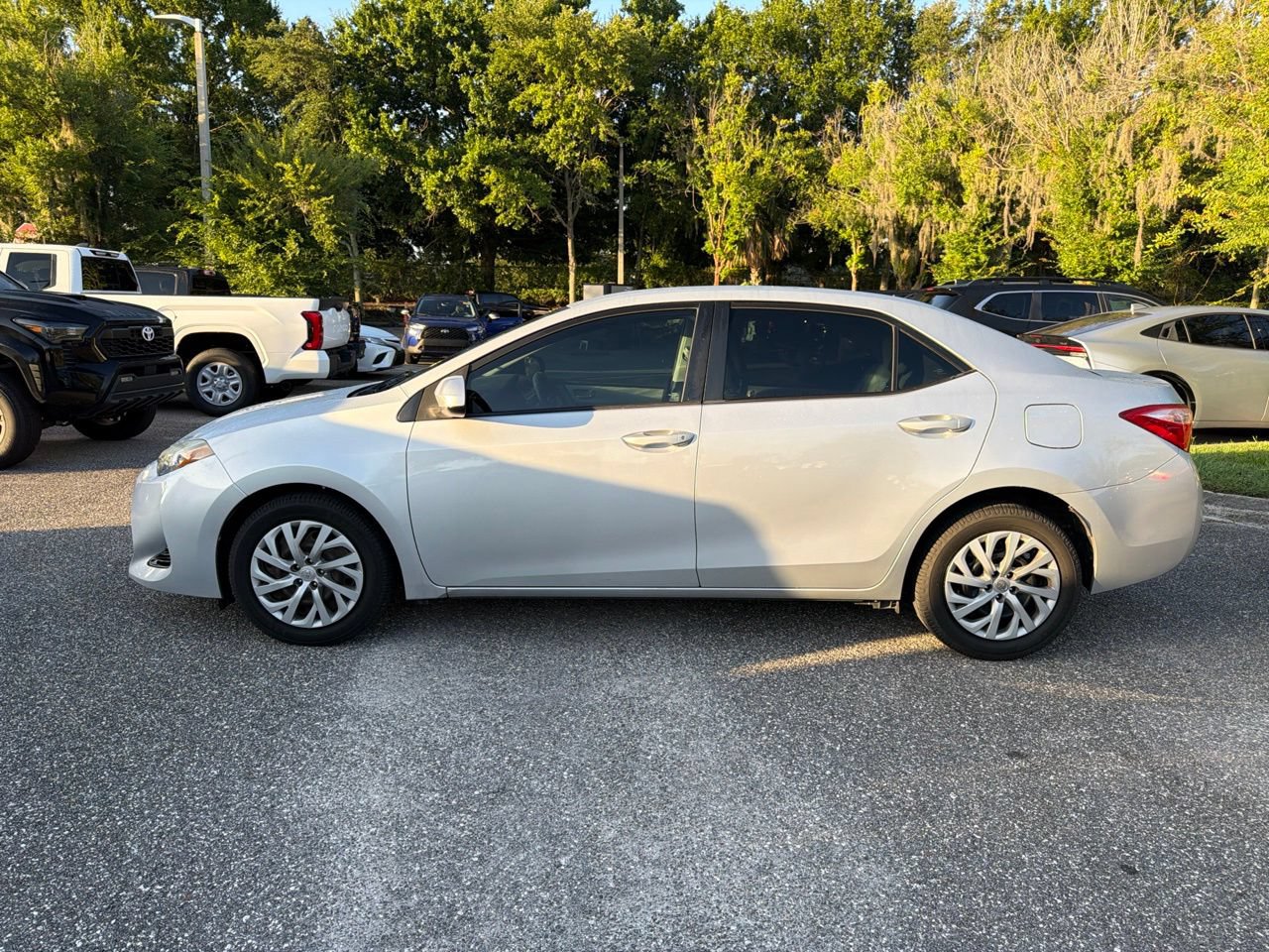 Used 2017 Toyota Corolla L FWD image 2