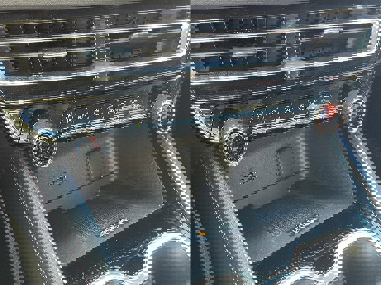 Used 2024 Chevrolet Traverse Z71 w/ Enhanced Driving Package image 7